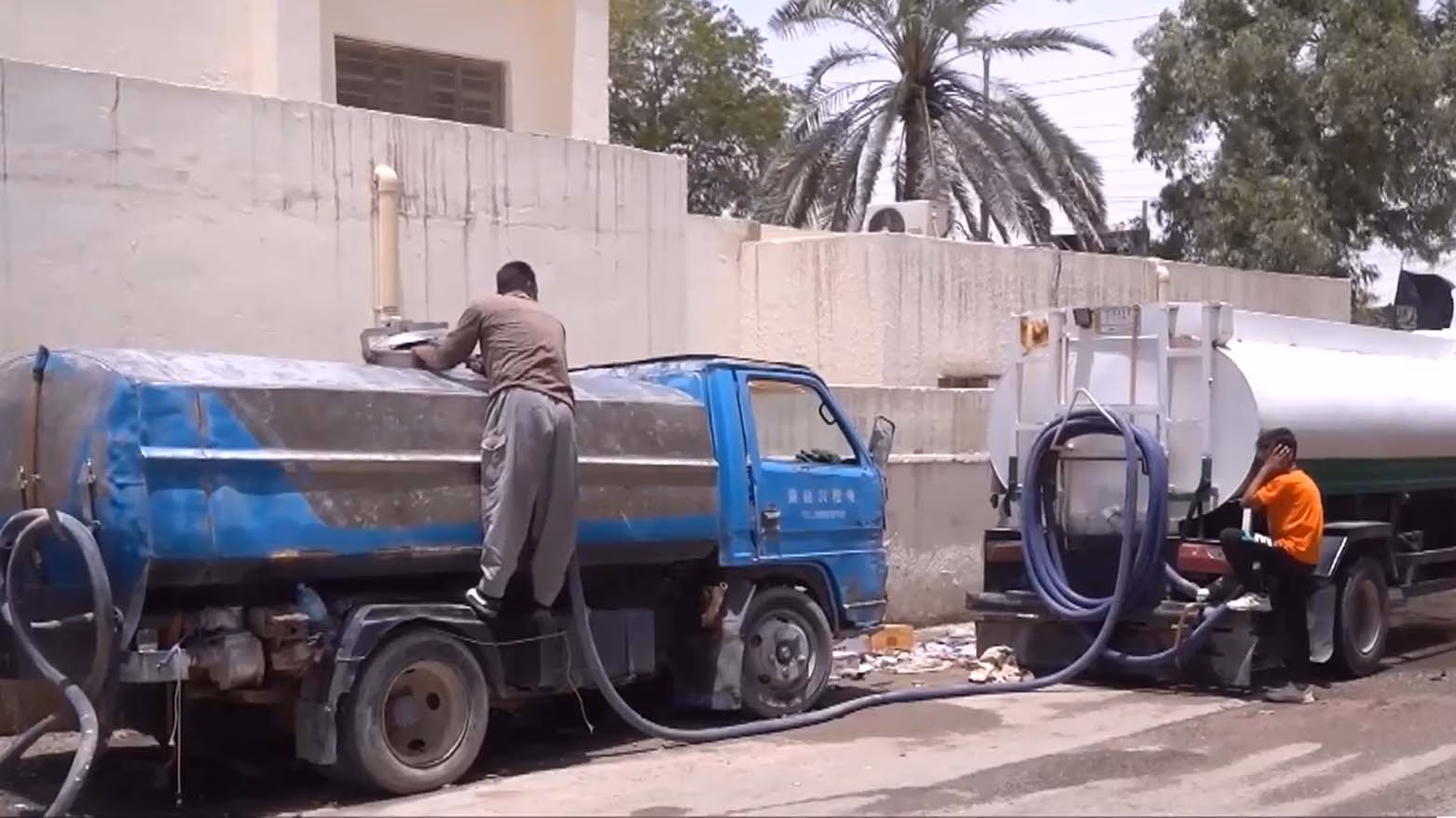 هەر کەسێک ئاو بەگرانی بفرۆشێت سزا دەدرێت