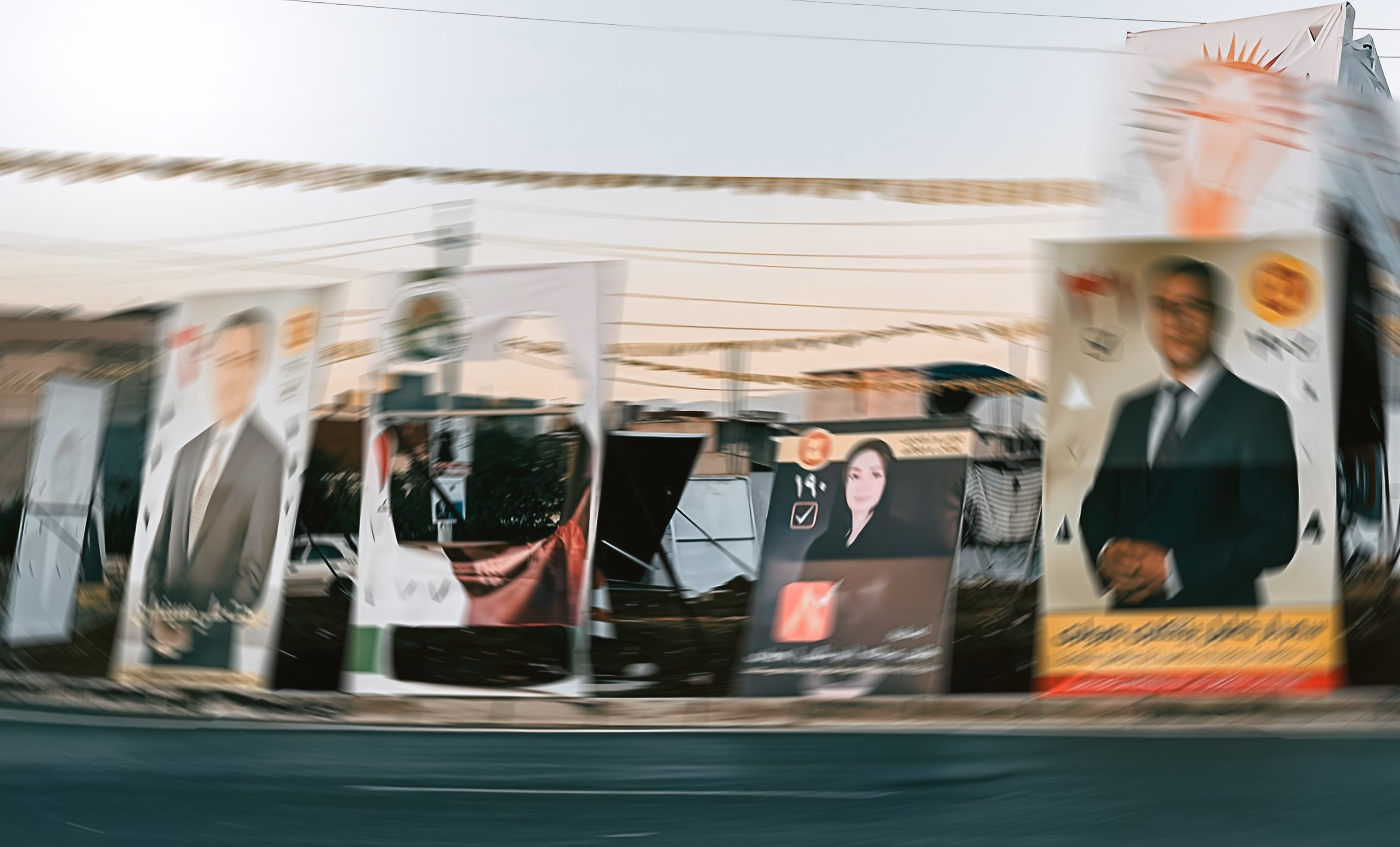 تا ئێستاش کاندیدان پۆستەر و لافیتە چاپ دەکەن