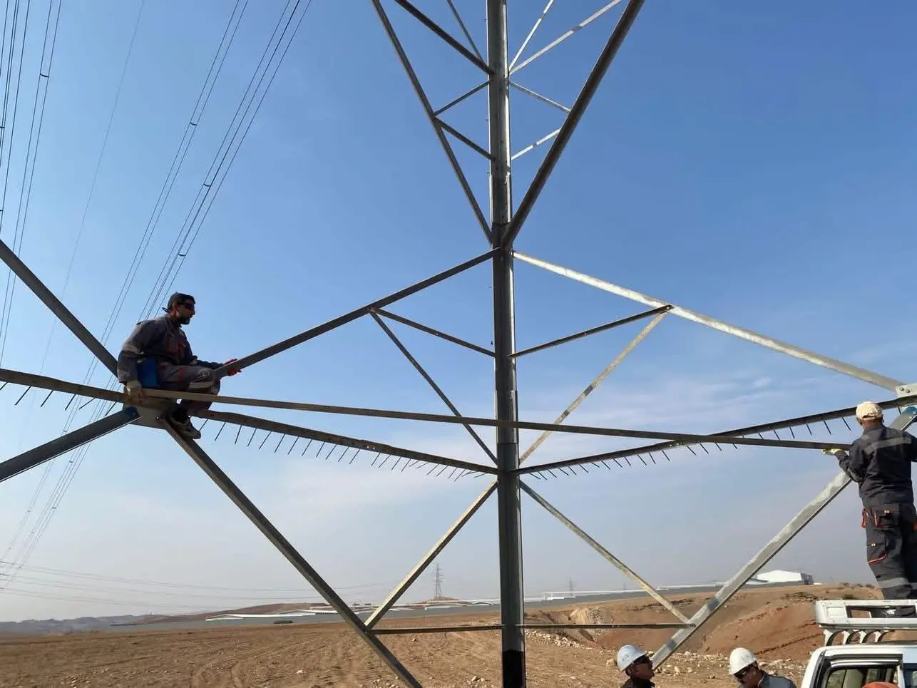 لە سلێمانی سەدان پارچە ئەنگڵلاینی تاوەرەکانی کارەبا دزراون