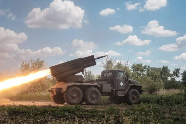 هه‌سه‌ده‌: سووپای سووریا به‌ موشه‌كی گراد هێرش ده‌كاته‌ سه‌ر گه‌ڕه‌كه‌ كوردییه‌كان