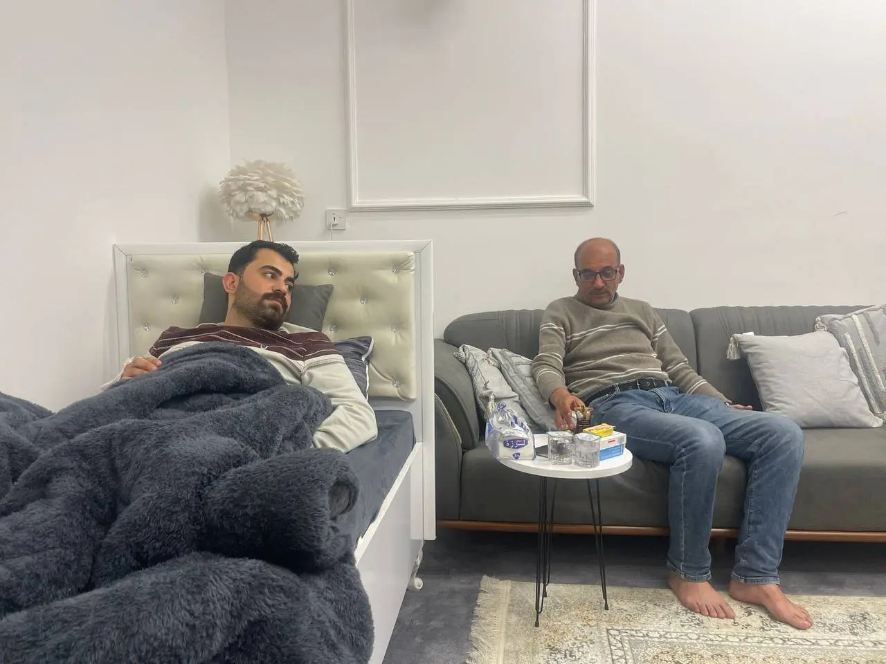 خێزانێک لە شۆفێری پیکابێک خۆش بوون 