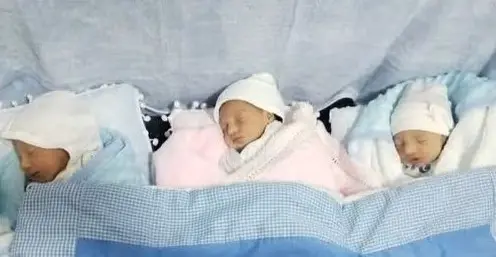 دایكێكی 22 ساڵان به‌ سكێك سێ كۆرپه‌له‌ی بوو