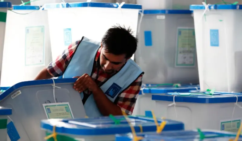 دواجار پارەی کارمەندانی سەر سندقی دەنگدان دابەش دەکرێت