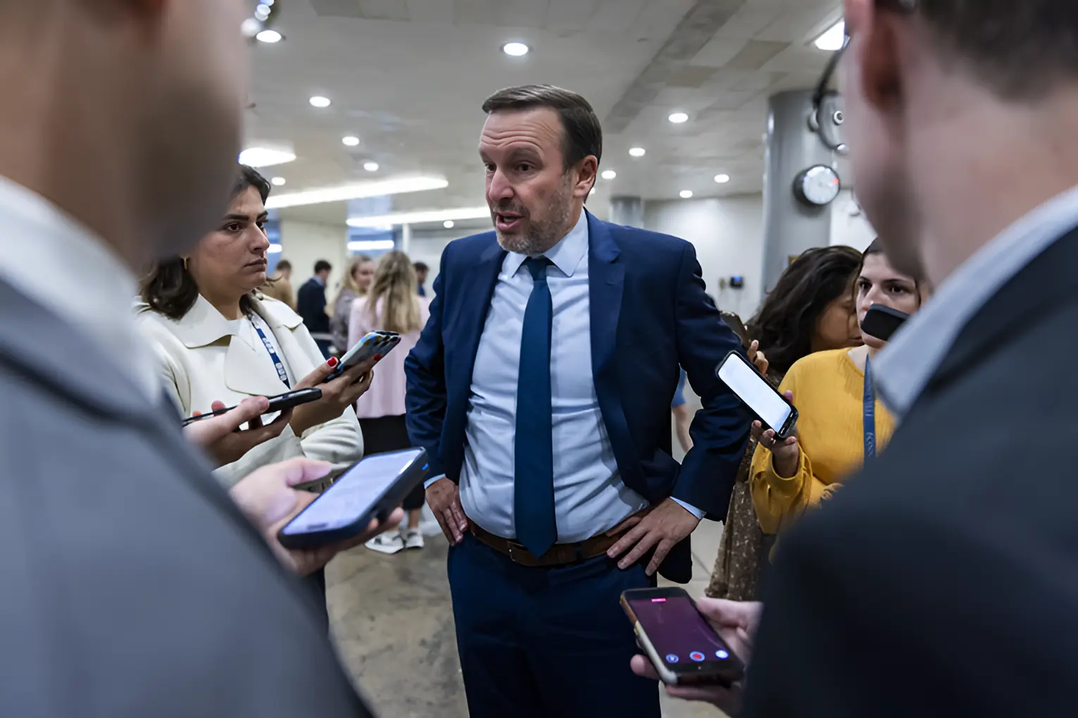 کریس مورفی: ئامانجی جەنگەکە بۆ لەناوبردنی پرۆگرامی ئەتۆم و گۆڕینی ڕژێم نییە