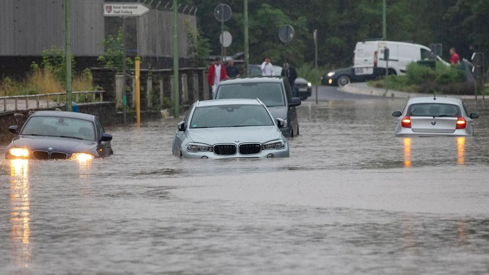 بەرگری شارستانی هەولێر: لەکاتی لافاو کارەبای ماڵەکەت بکوژێنەوە