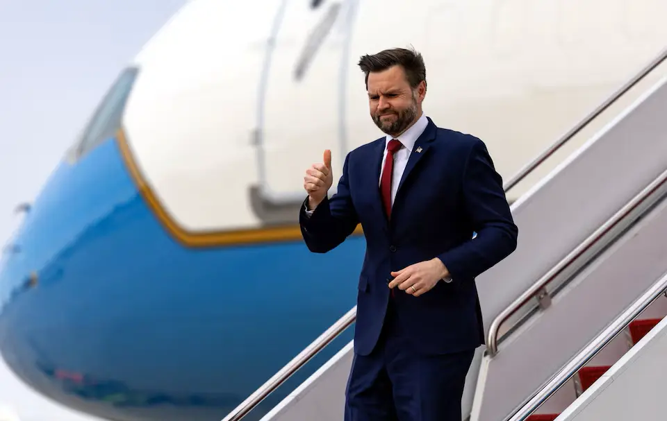 شانده‌كه‌ی ئه‌مریكا گه‌یشته‌ پاكستان