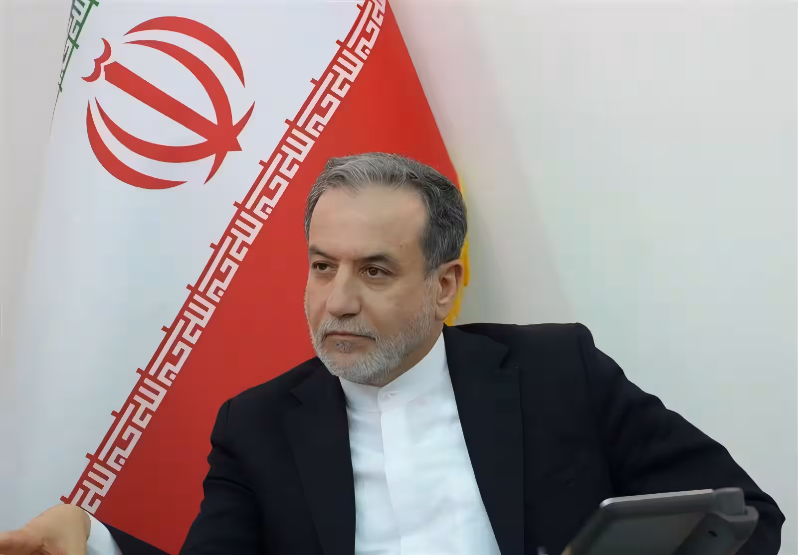 عەباس عێراقچی: لەگەڵ ئەمریکا دانوستانی ڕاستەوخۆ ناکەین 