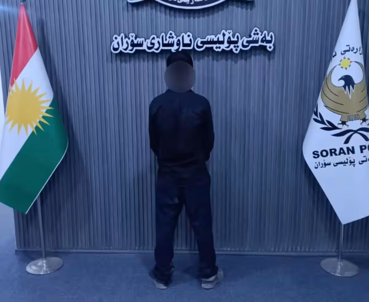 مێرمنداڵێک به‌ چه‌قۆ هێرش ده‌كاته‌ سه‌ر مامۆستایه‌ك و ده‌ستگیر ده‌كرێت