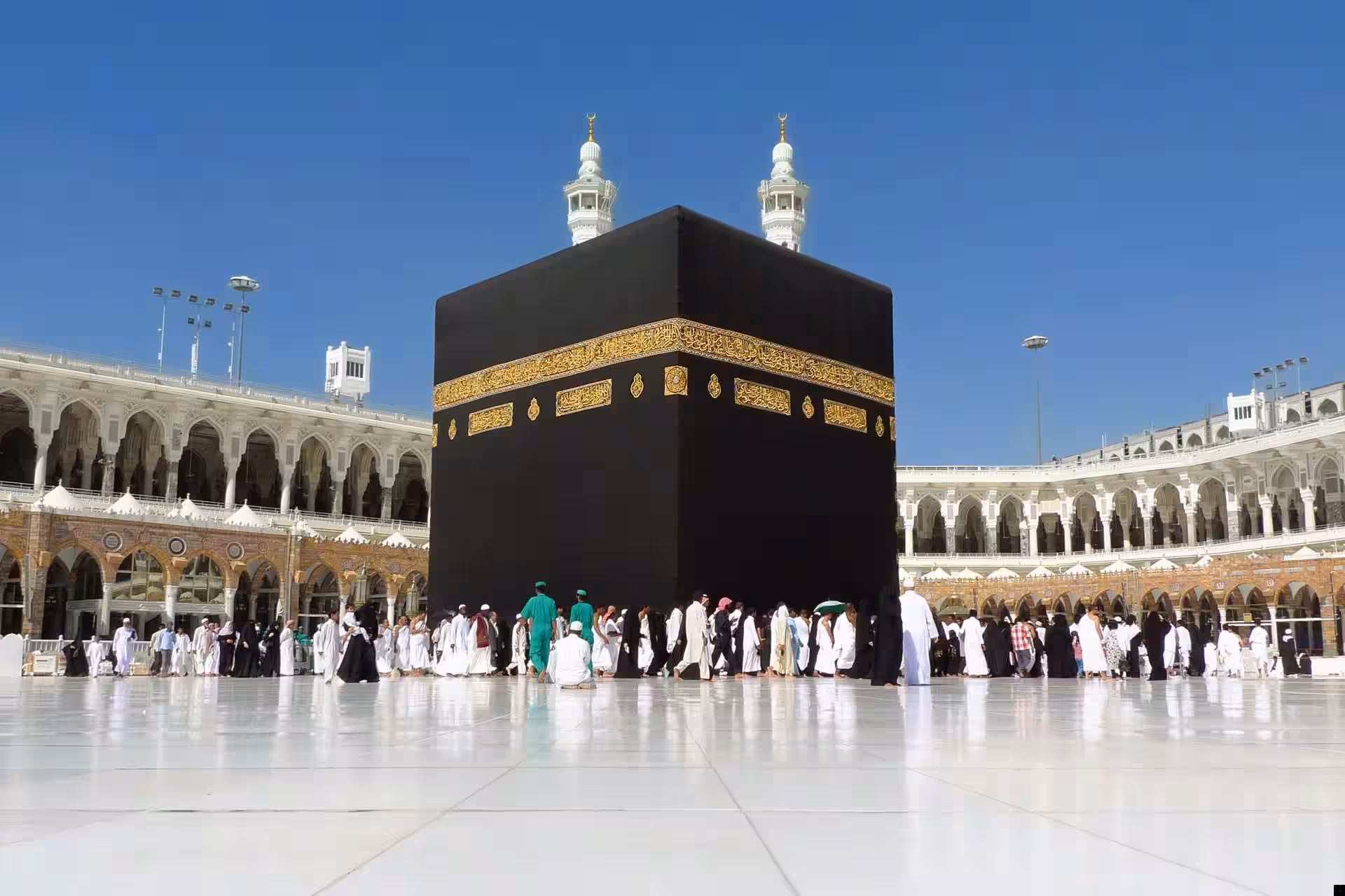 واده‌ی تیروپشكی ناوی حاجییان ئاشكرا بوو