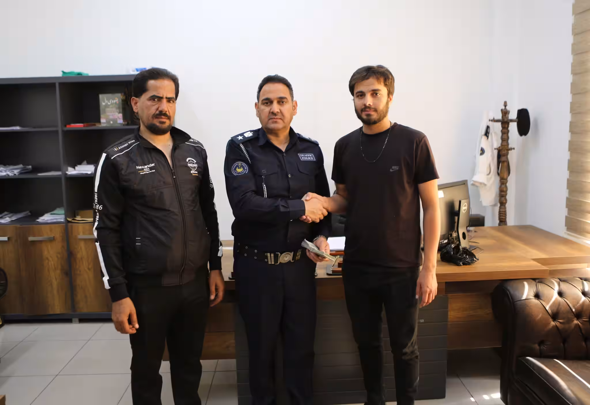 گەنجێکی سلێمانی 10 هەزار دۆلاری ونبووی گەڕاندەوە