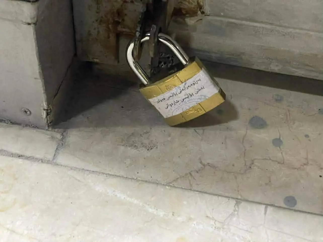 هه‌زاران 'سیمکارتی بێ سەرەتا' ده‌ستی به‌سه‌ردا گیرا