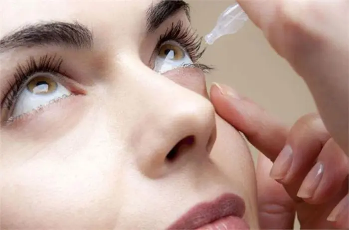 قەترەیەکی چاو شوێنی چاویلکە دەگرێتەوە 